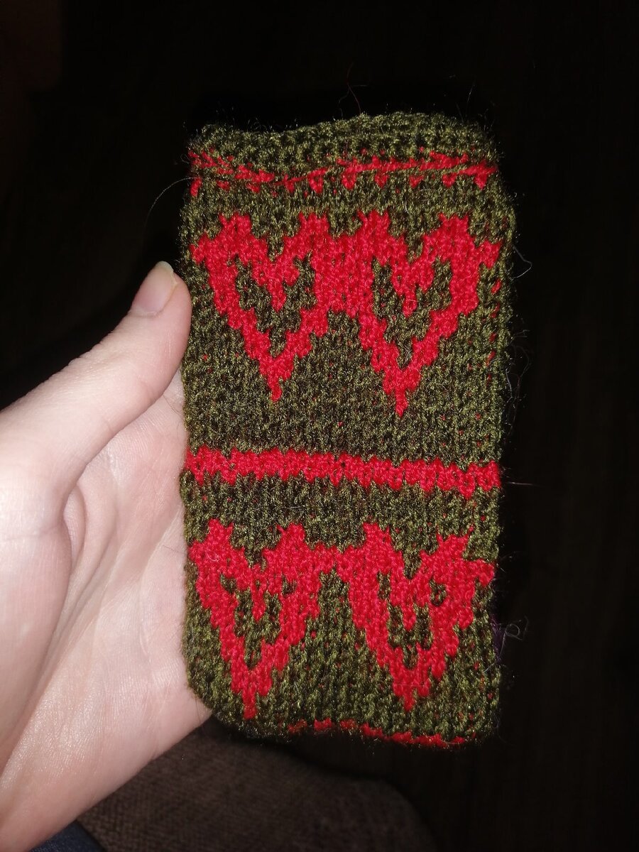 Мои первые опыты из каких-то найденных по закромам ниток.