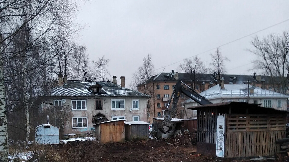     Гнилым городским хозпостройкам в отчете главы Петрозаводска о своей работе за 2022 год посвящен отдельный раздел.