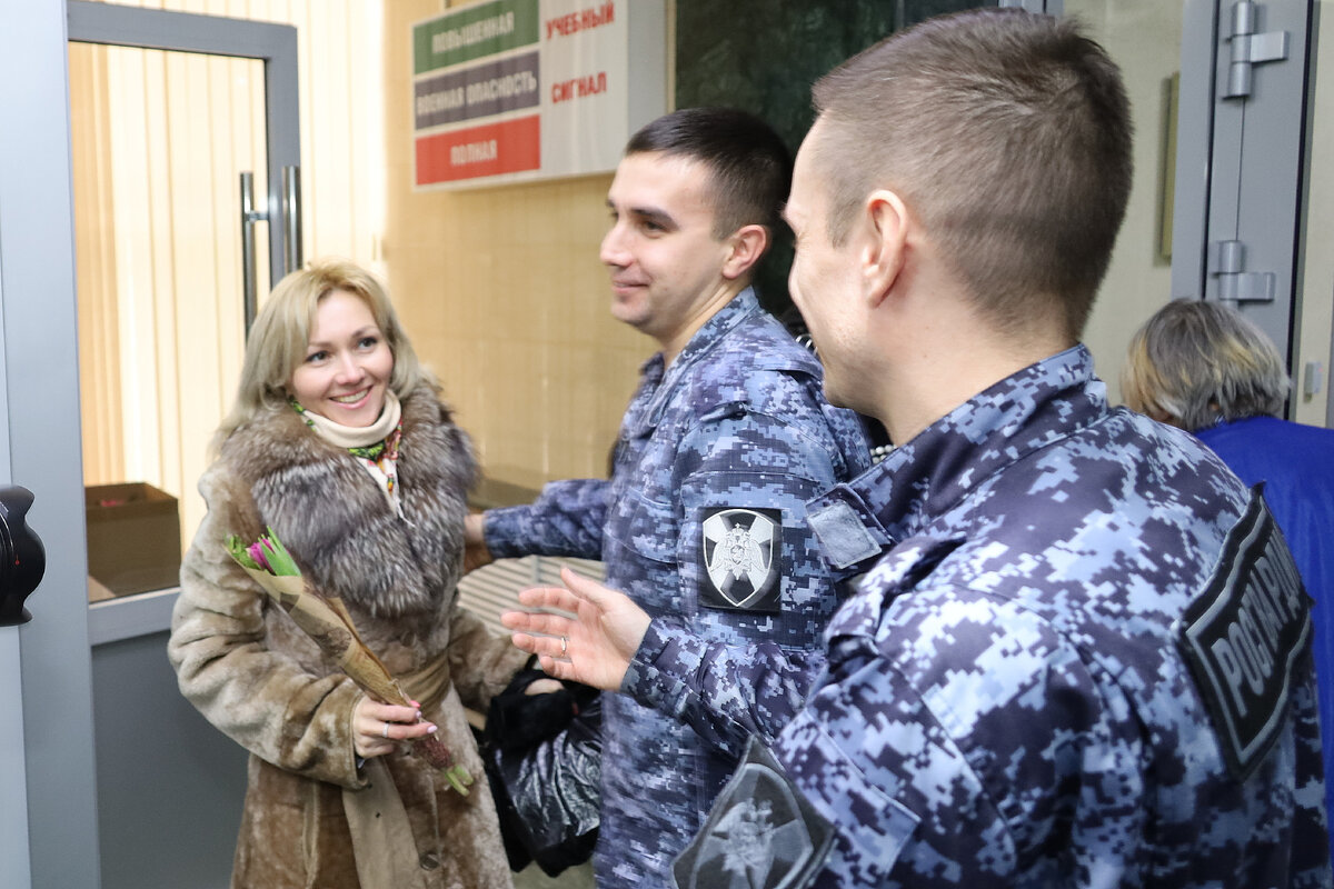 В Управлении Росгвардии по Татарстану женщин поздравили с праздником весны  | Росгвардия. Приволжский округ | Дзен