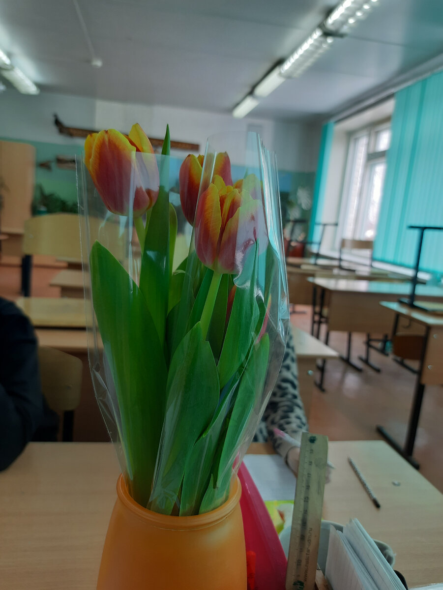 Послепраздничные цветы.