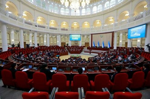 В Законодательной палате на обсуждении проекта поправок в Конституцию Узбекистана. Фото пресс-службы парламента