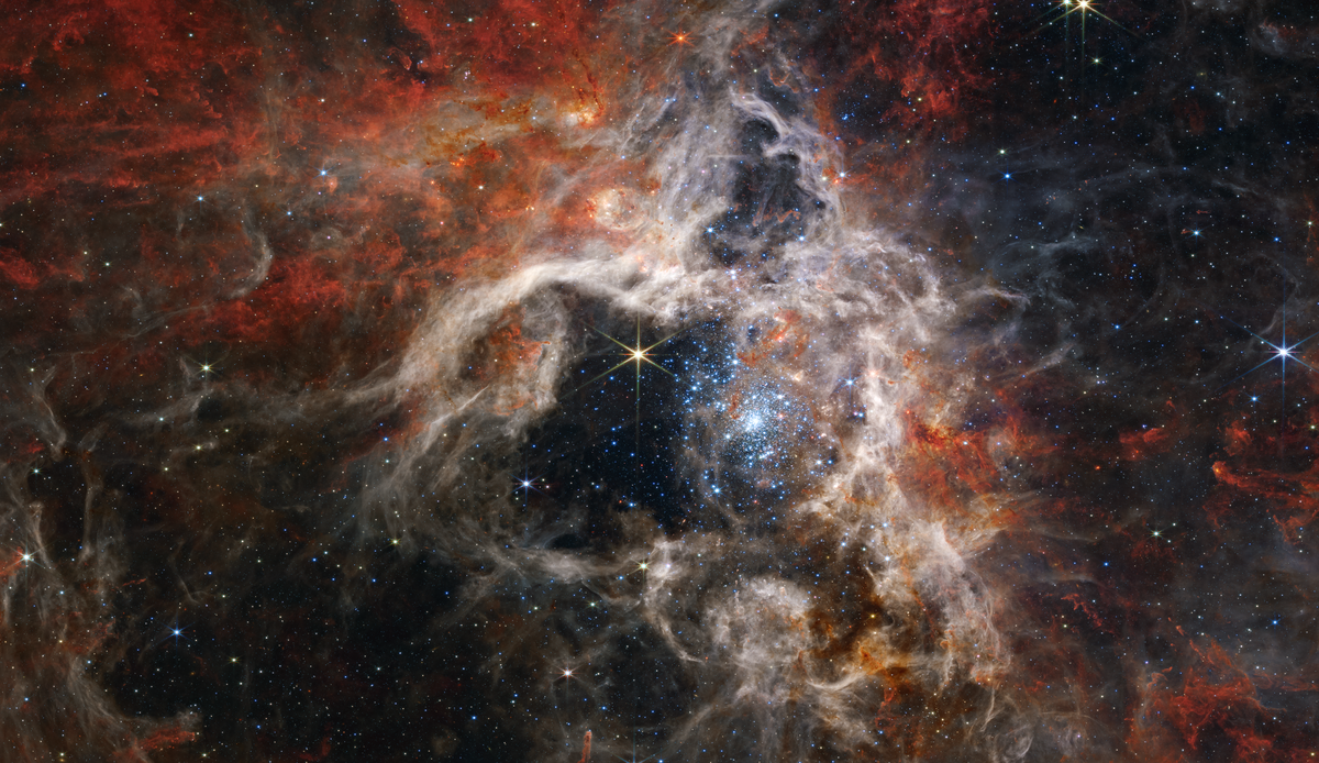 Снимок камерой NIRCam[en] телескопа Джеймс Уэбб Авторство: NASA, ESA, CSA, STScI, Webb ERO Production Team. https://www.flickr.com/photos/nasawebbtelescope/52338778943/; see also https://webbtelescope.org/contents/media/images/2022/041/01GA76MYFN0FMKNRHGCAGGYCVQ, Общественное достояние
