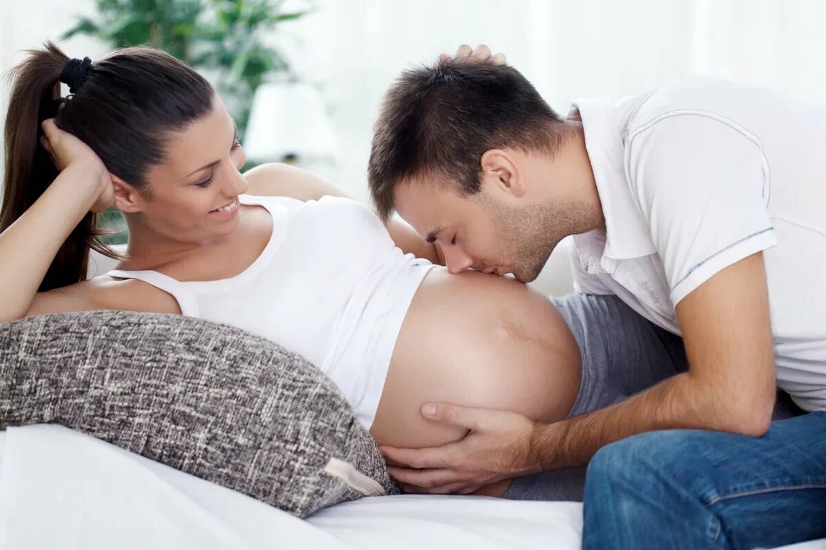 Можно ли заниматься сексом во время беременности? Правда, что на поздних  сроках секс стимулирует начало родов? | Жизненные истории | Дзен