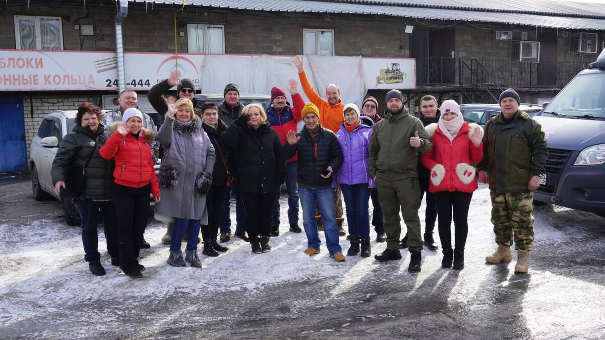 Белгород. участники волонтерской группы " Ребята, мы с вами!"