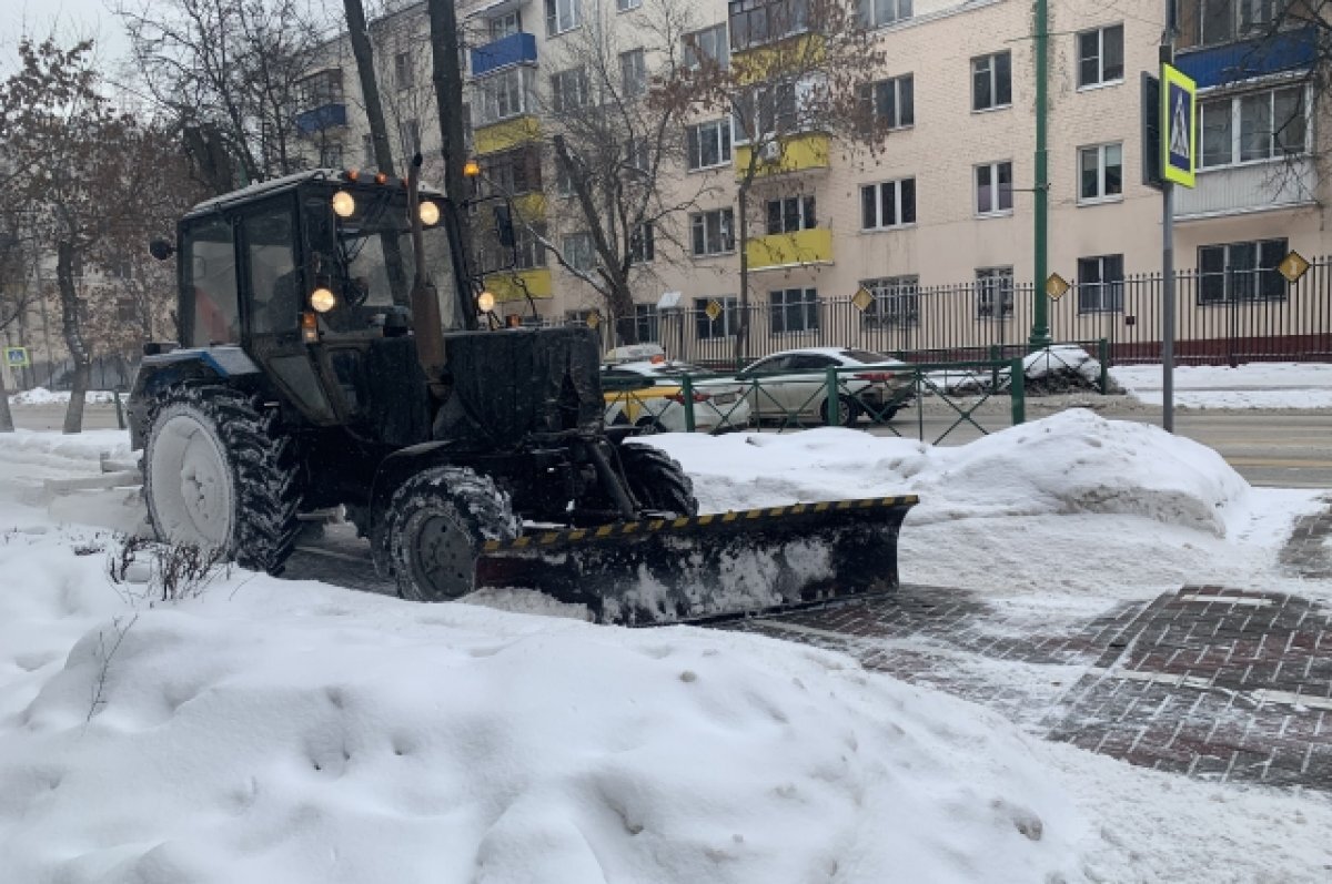    В Новосибирске в 56 домах возобновили уборку снега