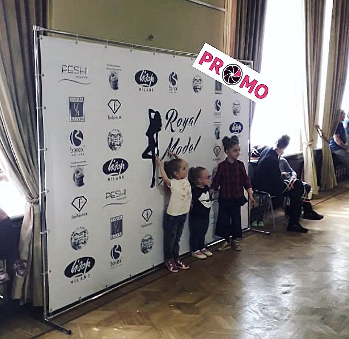 Пресс волл конструкция Joker