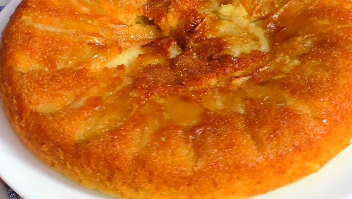      Яблочный пирог на сковороде