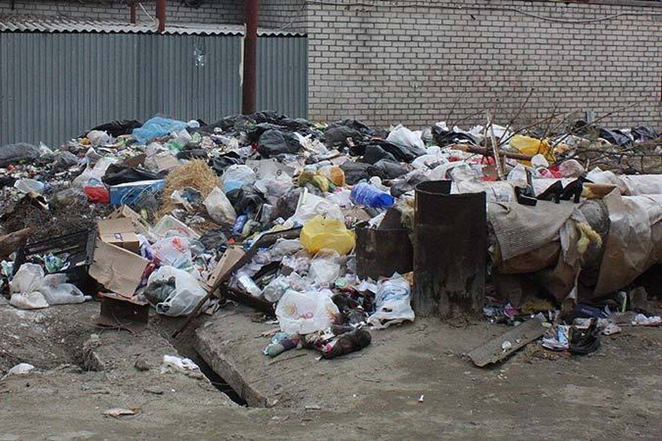     Свалок на Красном особенно много. Геннадий БИСЕНОВ