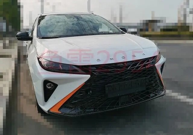 На фото из соцсети: седан Omoda на базе Chery Arrizo 5 GT
