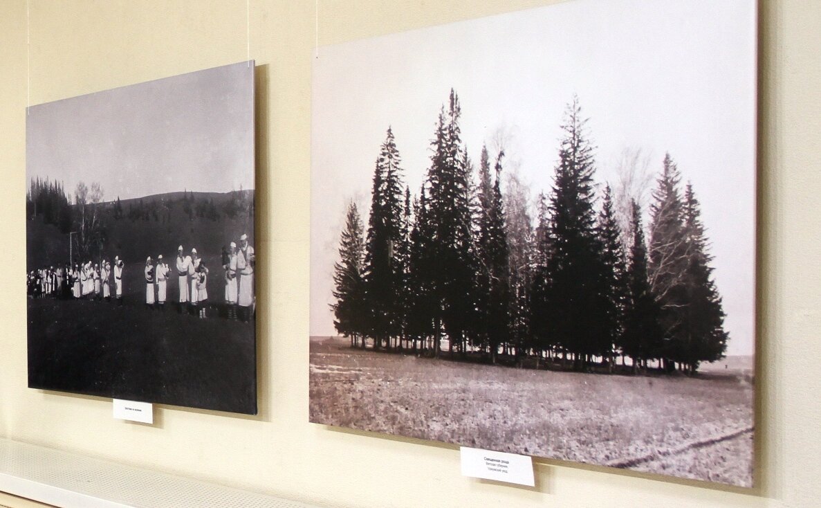 На выставке «Уникальная фотолетопись. Быт и обряды марийцев Вятской губернии начала ХХ века»
