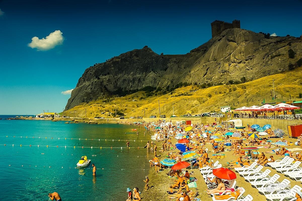 Стоит ли сейчас отдыхать в крыму. Судак курорт Крыма. Курортный город Судак. Судак Краснодарский край. Судак центр города.