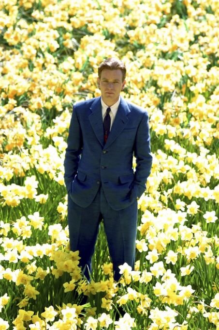 Юэн МакГрегор в образе Эдварда Блума. Кадр из фильма, источник: https://www.kinopoisk.ru/