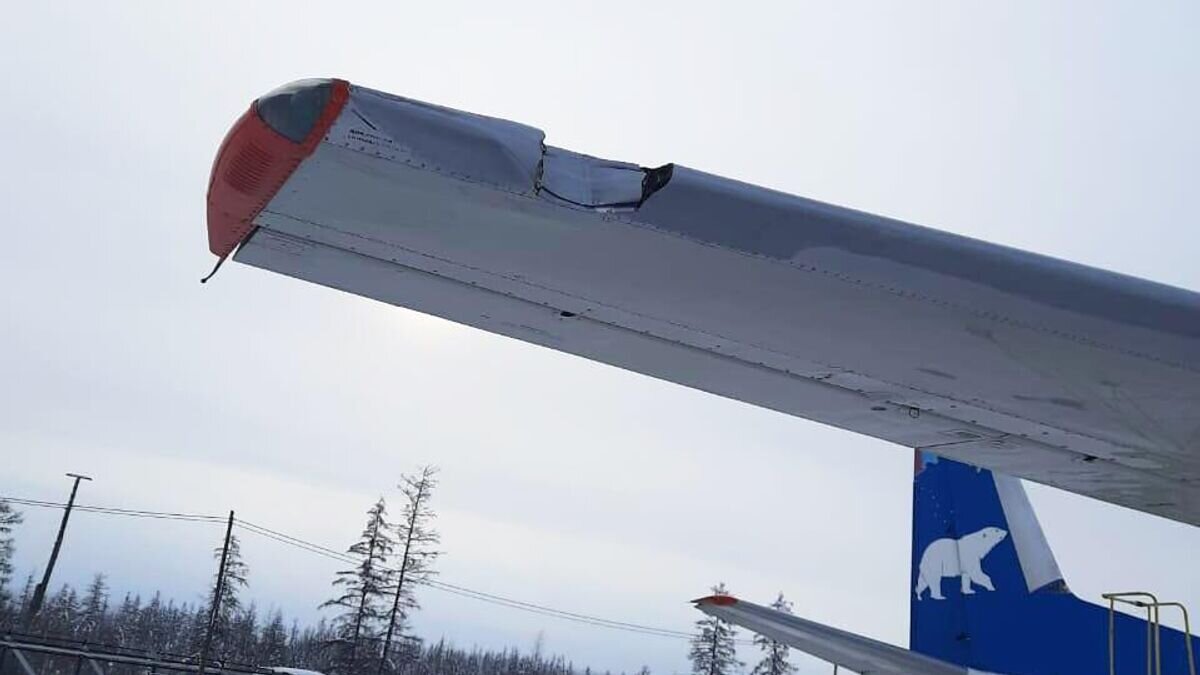    Самолет Ан-24 в Якутии столкнулся с опорой ЛЭП© Восточное межрегиональное следственное управление на транспорте СК