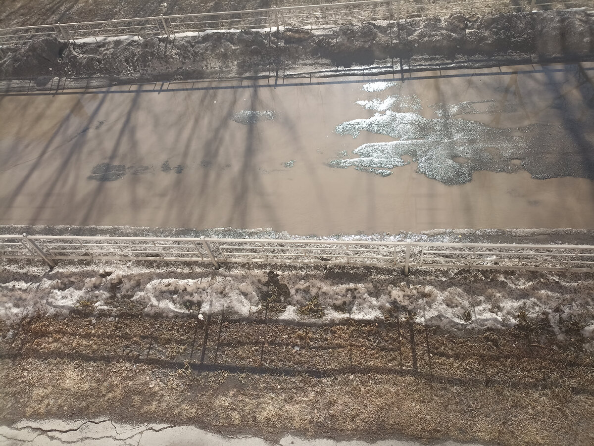 За окном всё плывёт 