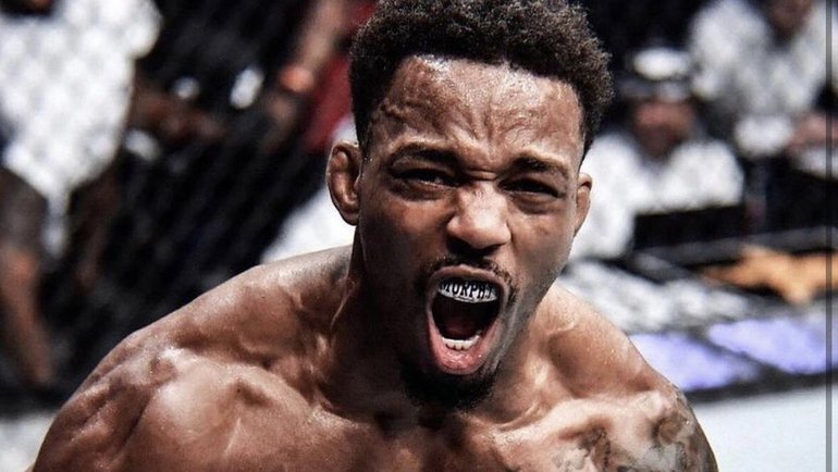    Лерон Мерфи. Соцсети