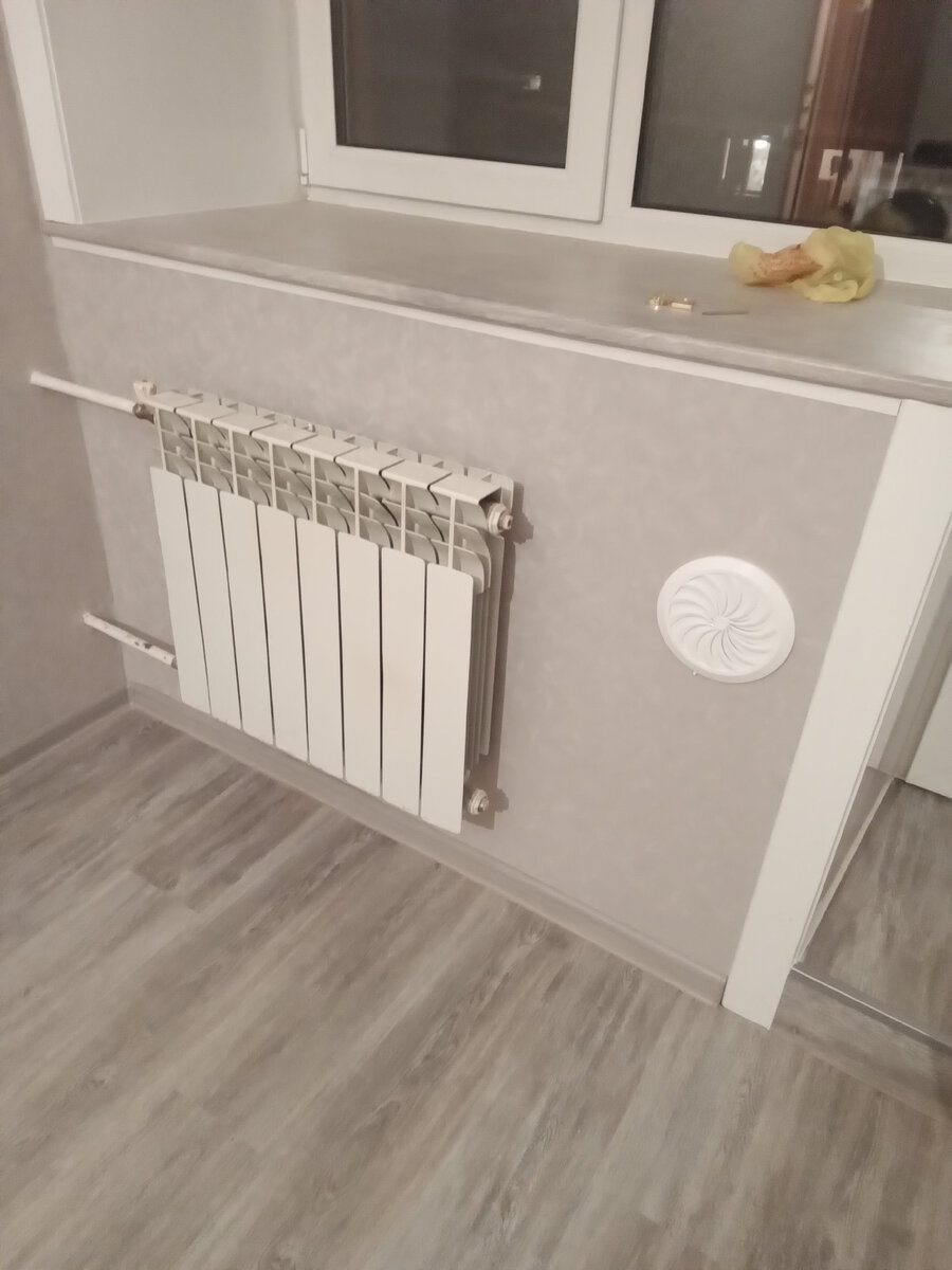 Замена подоконника из пластика на столешницу постформинг. 