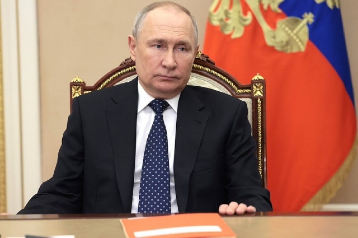    Путин подписал закон о наказании за фейки об участниках СВО