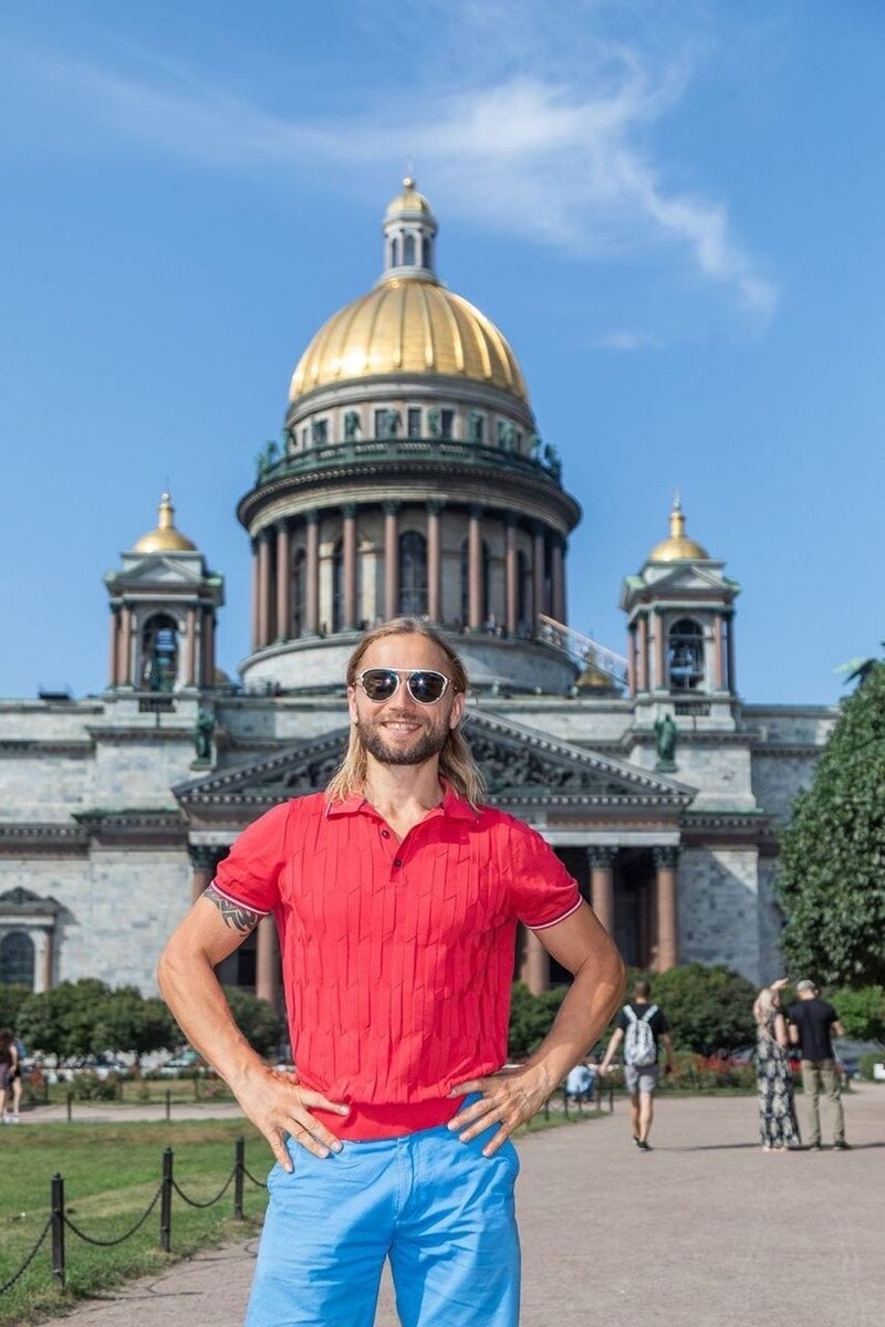     Сам Максим из Петербурга, но последнее время обосновался в Сочи ФОТО: соцсети