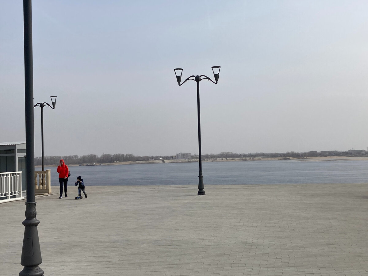 Ну вот кажется же, что подойдёшь сейчас к краю и свалишься!