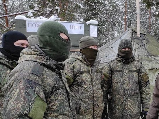     Военный комиссариат Саратовской области рассказал, какие льготы положены тем, кто хочет служить по контракту в зоне СВО. Фото: правительство Саратовской области