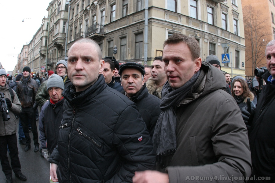 Кто стоит за навальным на самом. Немцов Навальный Удальцов.