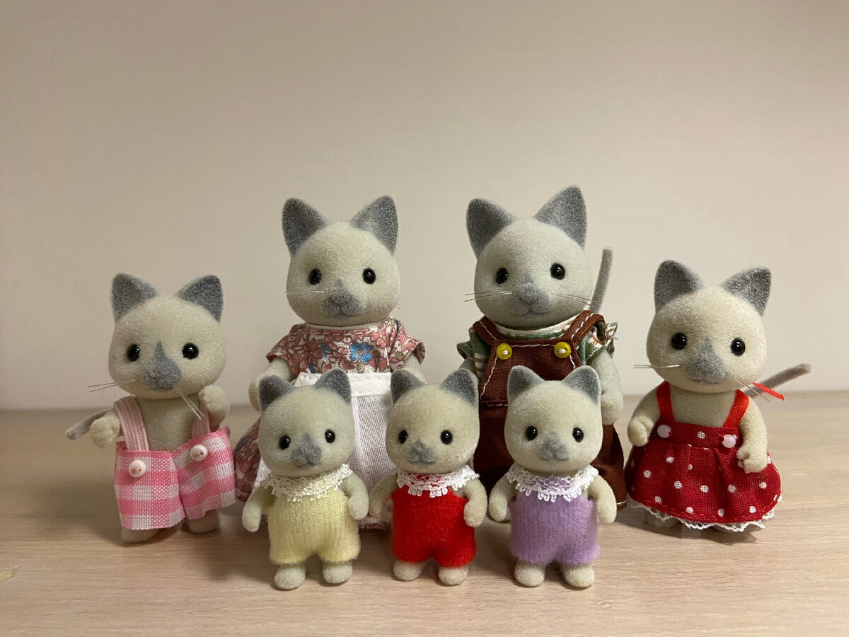 Семья сиамских котов из моей коллекции