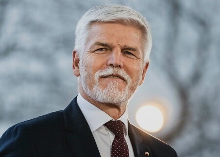    Президент Чехии подписал закон о сокращении пособия украинским беженцам