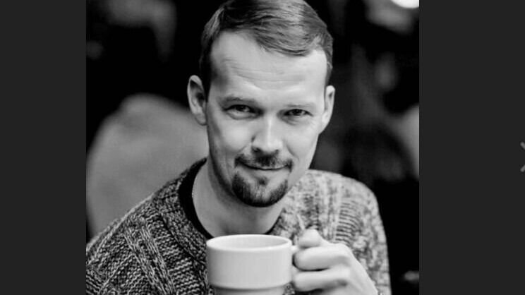     Стало известно о смерти известного тюменского тележурналиста Николая Смирнова. О его смерти сообщили в социальных сетях его родные.