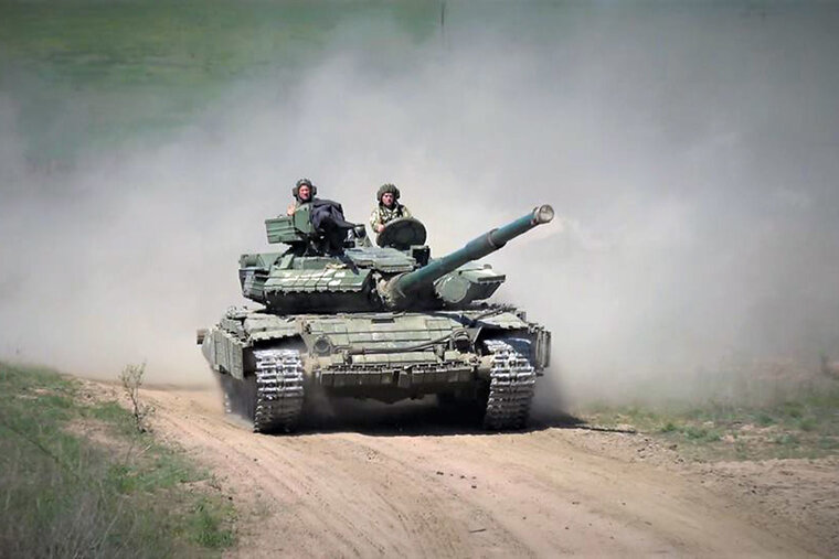    Западные страны начали поставлять на Украину тяжелые танки с 2023 года