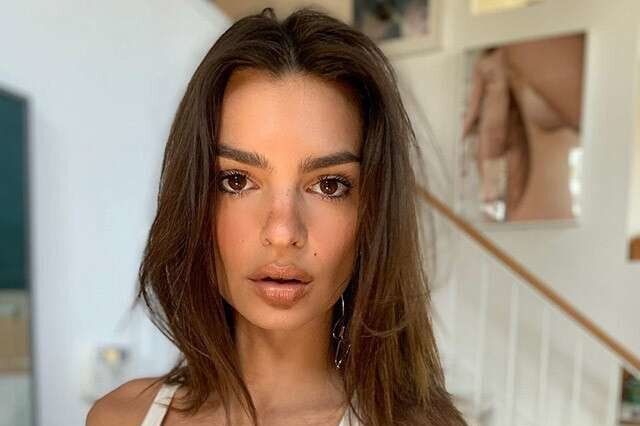     Эмили Ратаковски обрушилась на мужчин с критикой после горячих поцелуев с Гарри Стайлсом