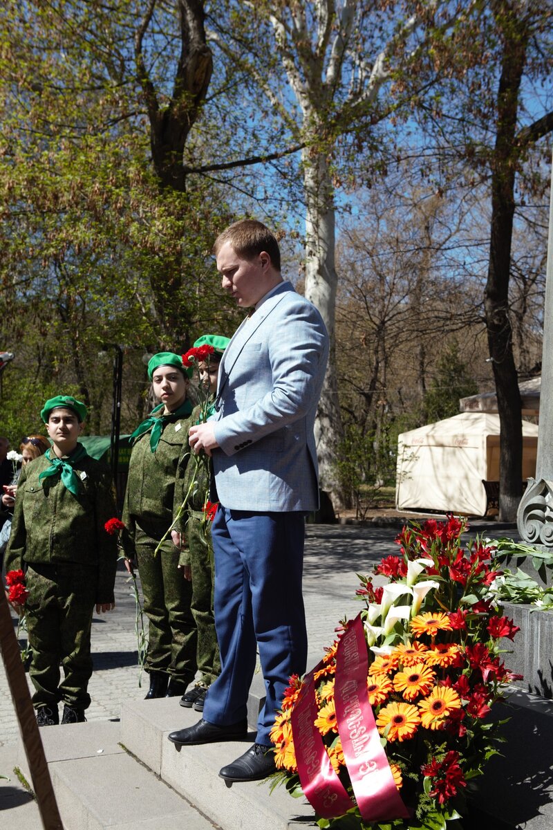 В Ереване отметили 110-летие легендарного летчика, уроженца города Шуши, дважды Героя Советского Союза Нельсона Степаняна. Фоторепортаж