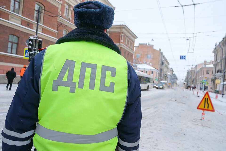     В официальные инстанции с требованием объяснить, почему уволили сотрудников ДПС, обратился депутат Совета депутатов Северодвинска Сергей Илюхин. Артем КИЛЬКИН