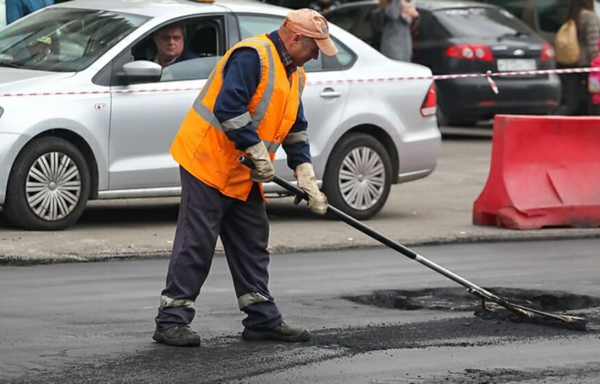    Правительство попросили выделить 200 млрд рублей на ремонт дорог после зимы