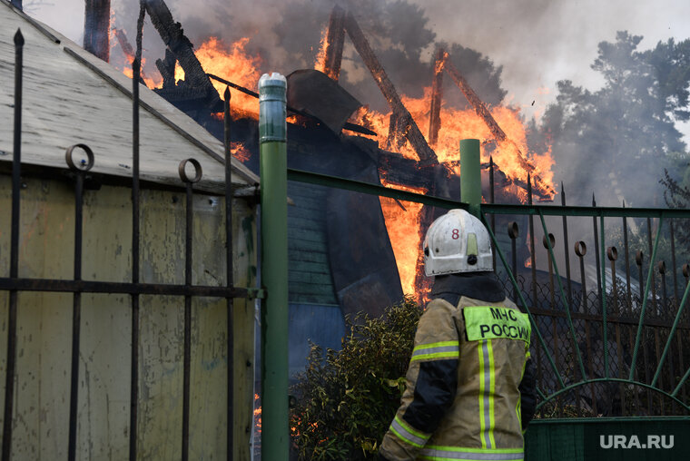    Из горящего здания самостоятельно эвакуировались три человека (архивное фото)