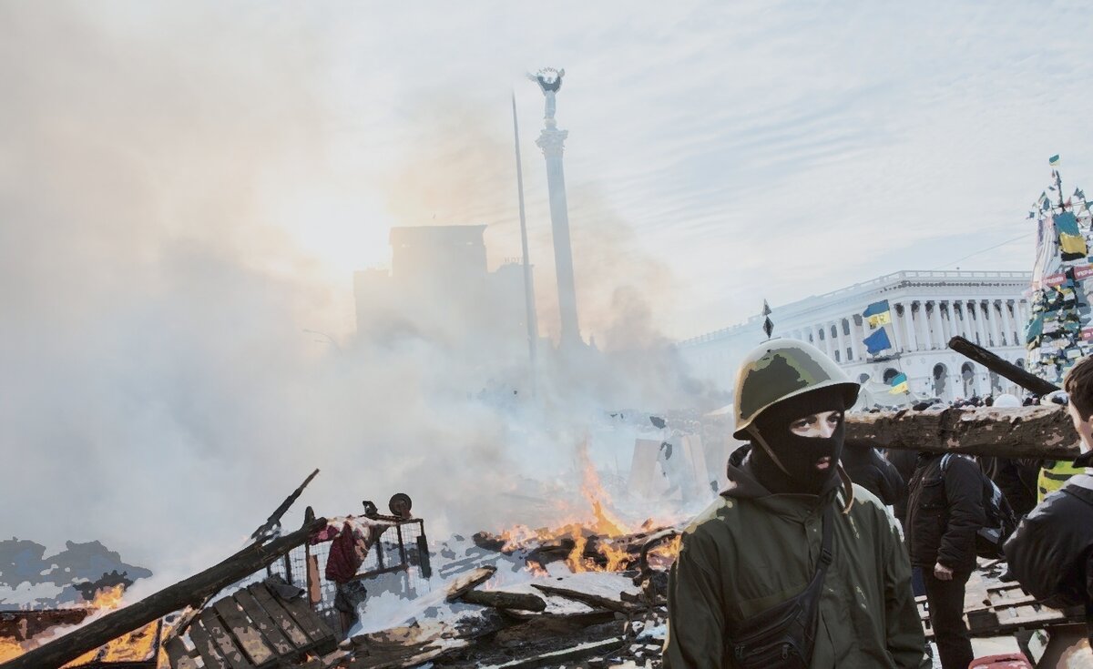 Воин света в 2014 году борется за счастье в 2023 году.  Вопроса "А нас-то за шо?" пока не возникает.