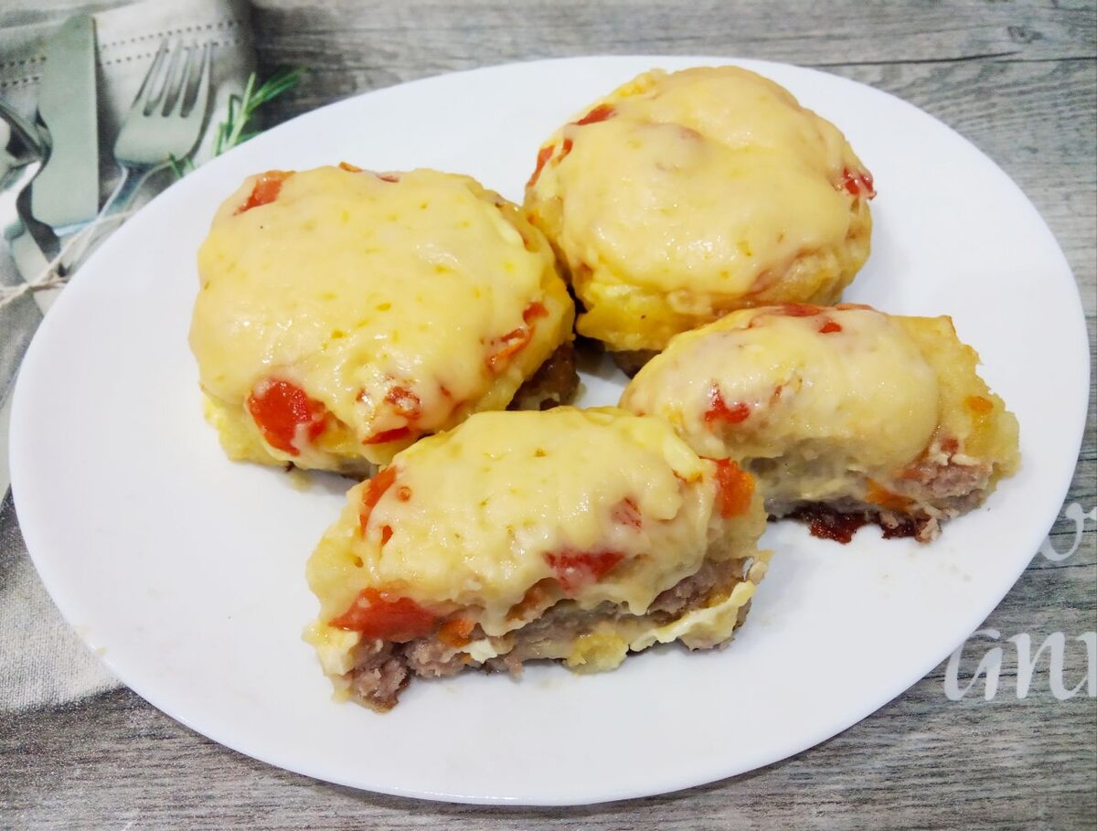 Стожки с картошкой. Стожки из фарша в духовке. Стожки картофельные. Стожки с грибами. Стожки с картошкой.