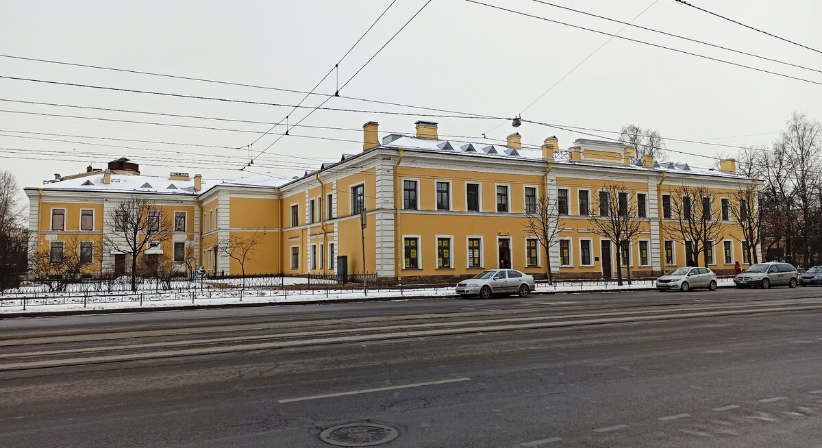 Троицкий проспект, до 1998 года проспект Москвиной