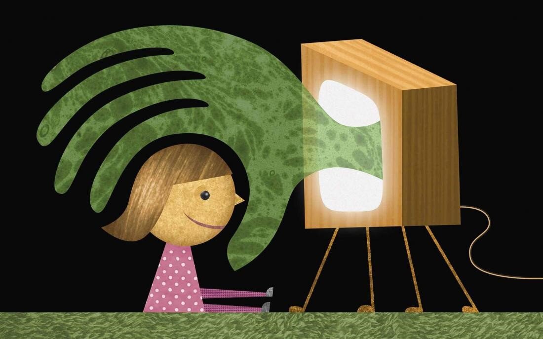 Мои дети не смотрят телевизор, поэтому рекламой на них трудно воздействовать. Но в школе это получается.