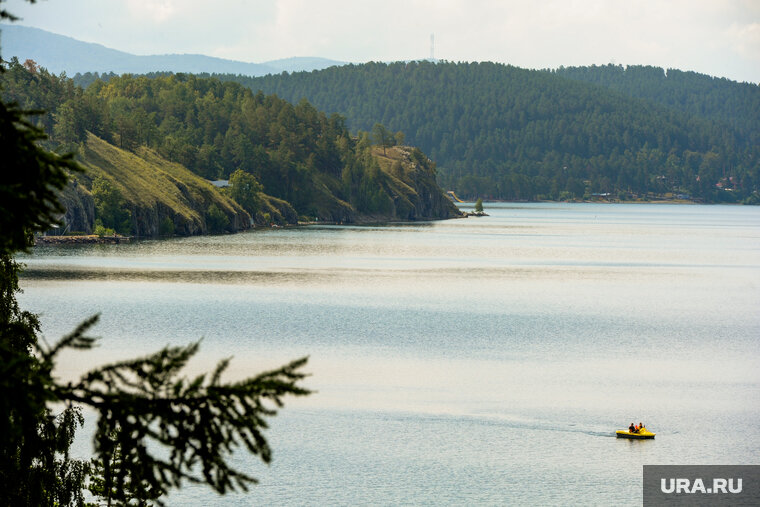    В поселке расположен дом отдыха «Тургояк» и несколько отелей для туристов