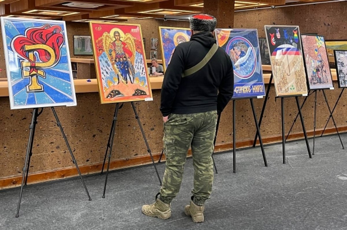    В Ростове открылась выставка Максима Ильинова.