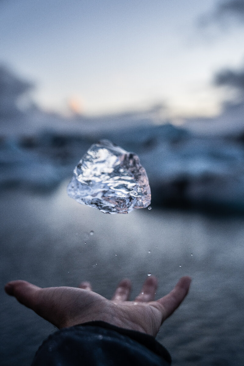 Мудрость приходит с возрастом. Но иногда все же возраст приходит один. Очень хочется верить, что мой случай - первый.