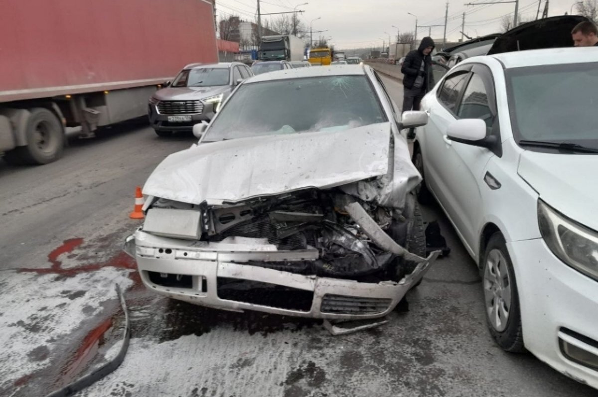 Виновник массового ДТП с участием пяти автомобилей в Волгограде был пьян |  АиФ Волгоград | Дзен