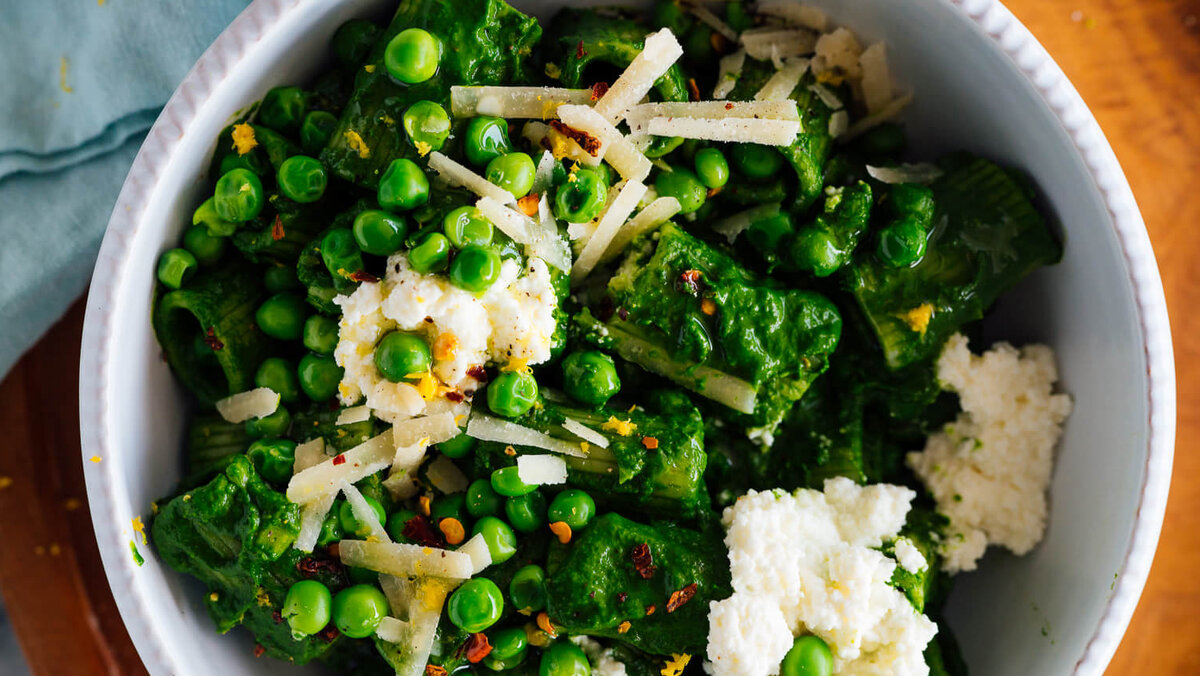 Зеленая паста с горошком и рикоттой