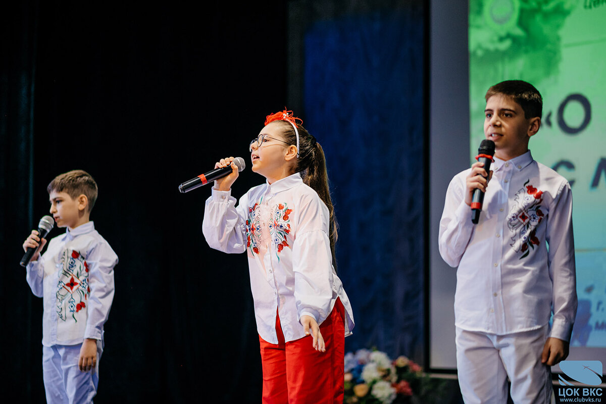 «О женщинах с любовью». В ЦОК ВКС состоялся концерт, посвященный международному женскому дню