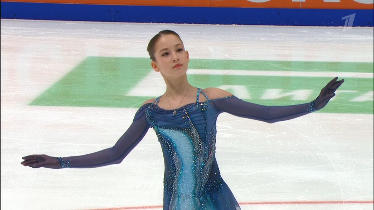 Софья Акатьева не смогла выдать чистый прокат на финале Гран-При России после победы на чемпионате страны в Красноярске. Фото: стоп-кадр прямого эфира "Первого канала".