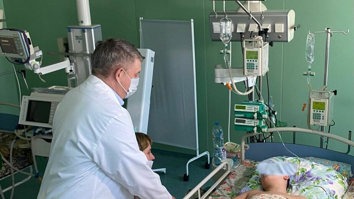     Состояние десятилетнего Федора, пострадавшего во время атаки диверсантов в Брянской области, оценивается как тяжелое.