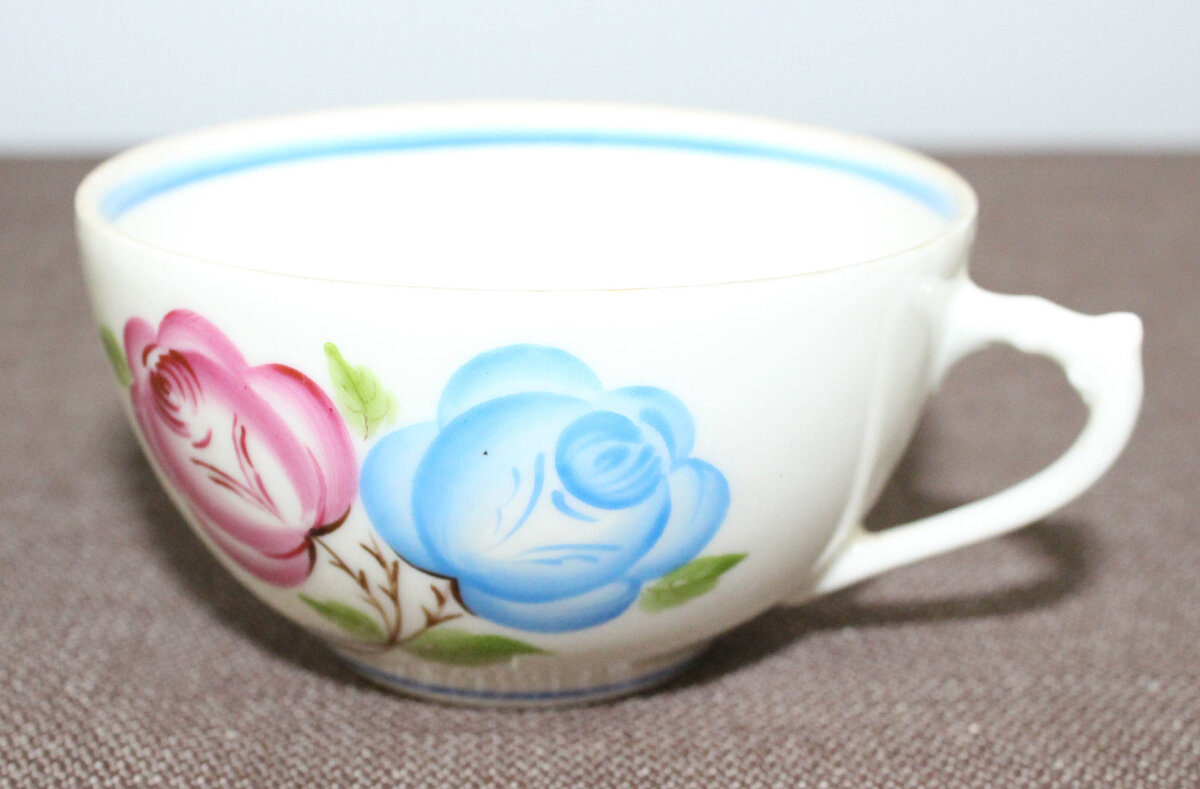 Чашка дулёвской формы «Киевская» производства Кировабадского фарфорового завода, Азербайджанская ССР