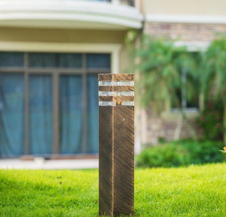 Высота таких светильников не более полуметра.