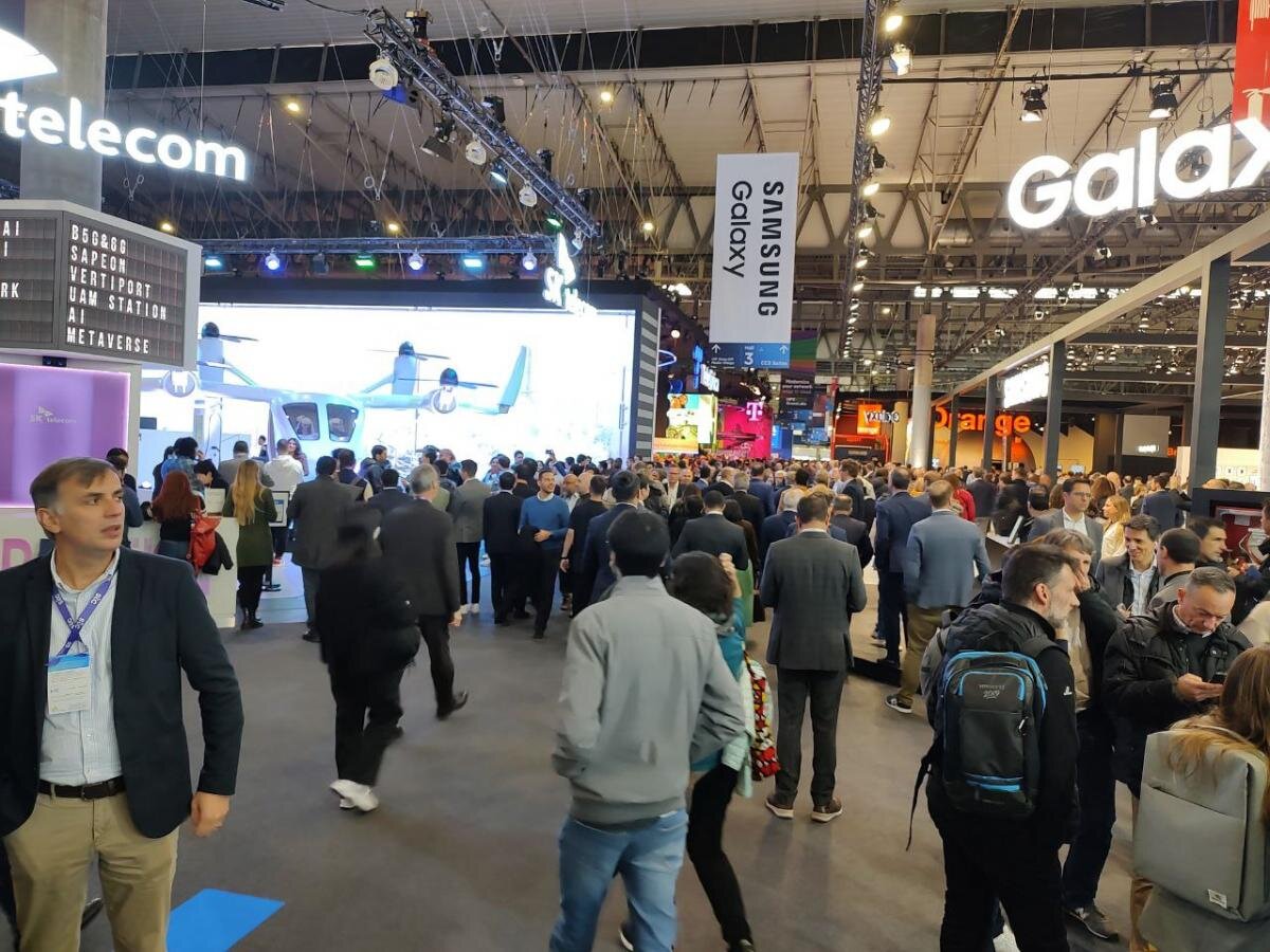 Фото 1. На Mobile World Congress 27 февраля – 2 марта 2023 г. (MWC-23) в Барселоне побывало 88,5 тыс. человек со всего мира