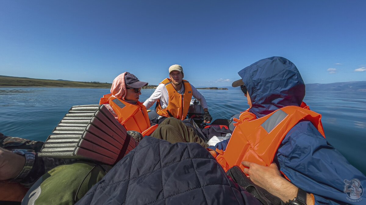 Путешествуем по Байкалу вокруг Ольхона на моторной лодке. Стоит ли авантюра усилий, что смотреть и "какие подводные"?